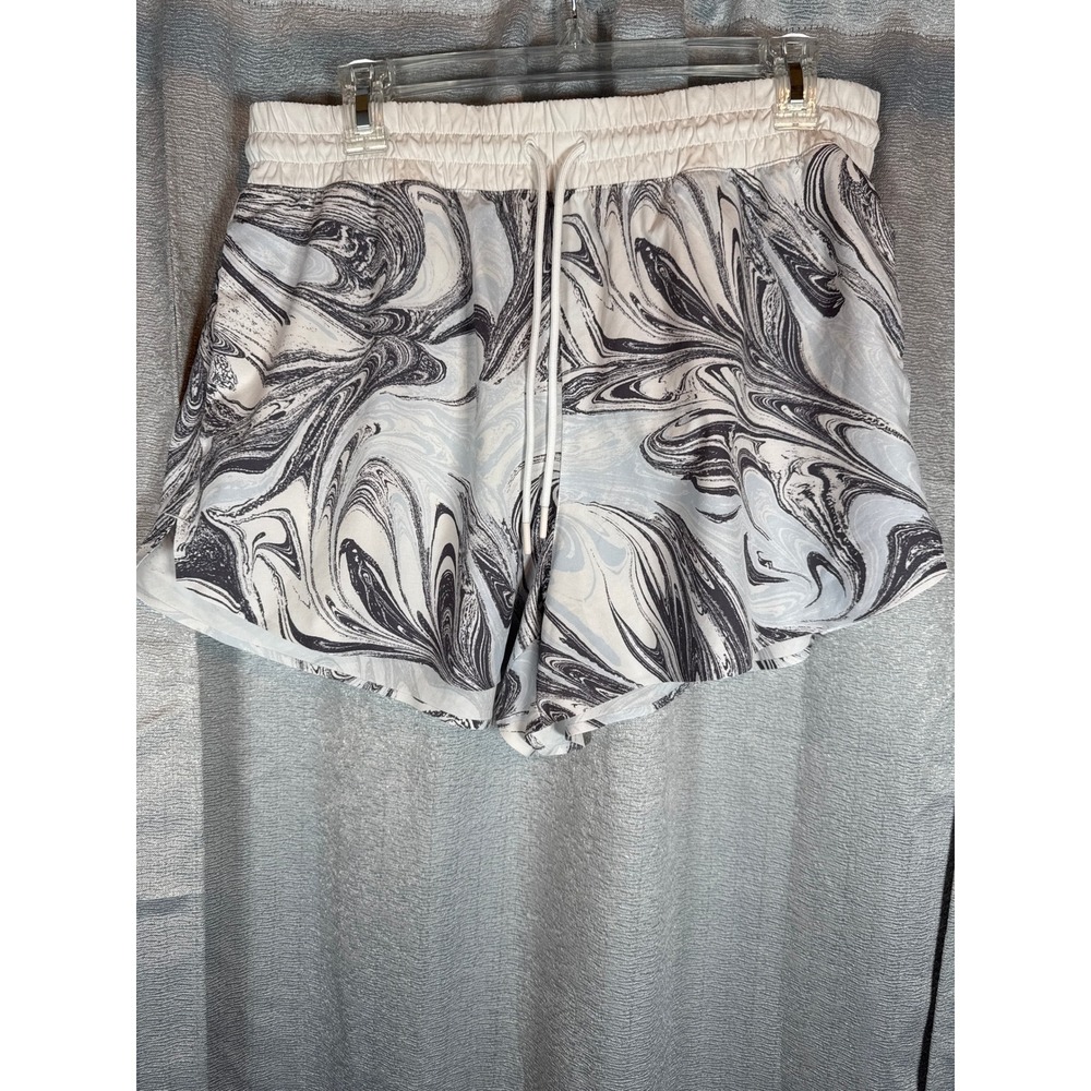 Athleta All Activity Short Print Women's Size‎ Large Athletic Shorts  Marble